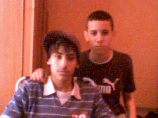 la famx sabri c celui ki a le  t-sherte puma  et lotre c anas le fashion